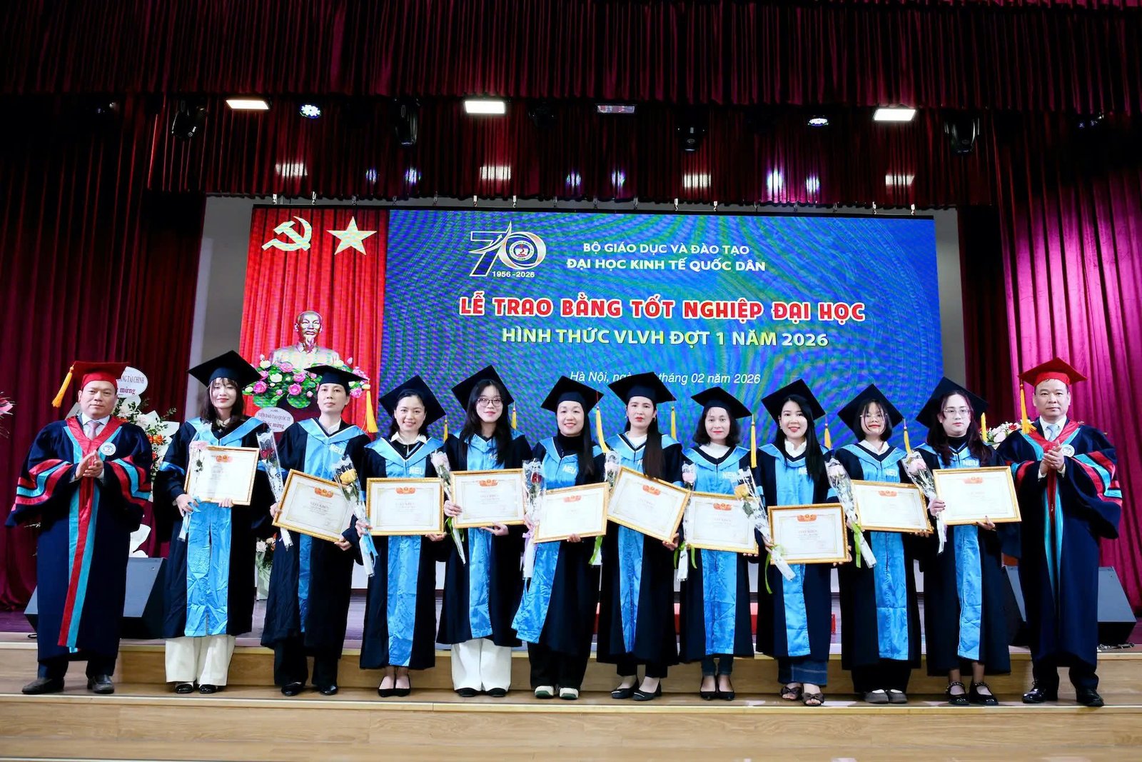 Lễ tốt nghiệp cử nhân